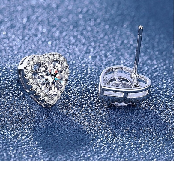 925 Sterling Silver Diamond Stud Earrings - Picture 3 of 3